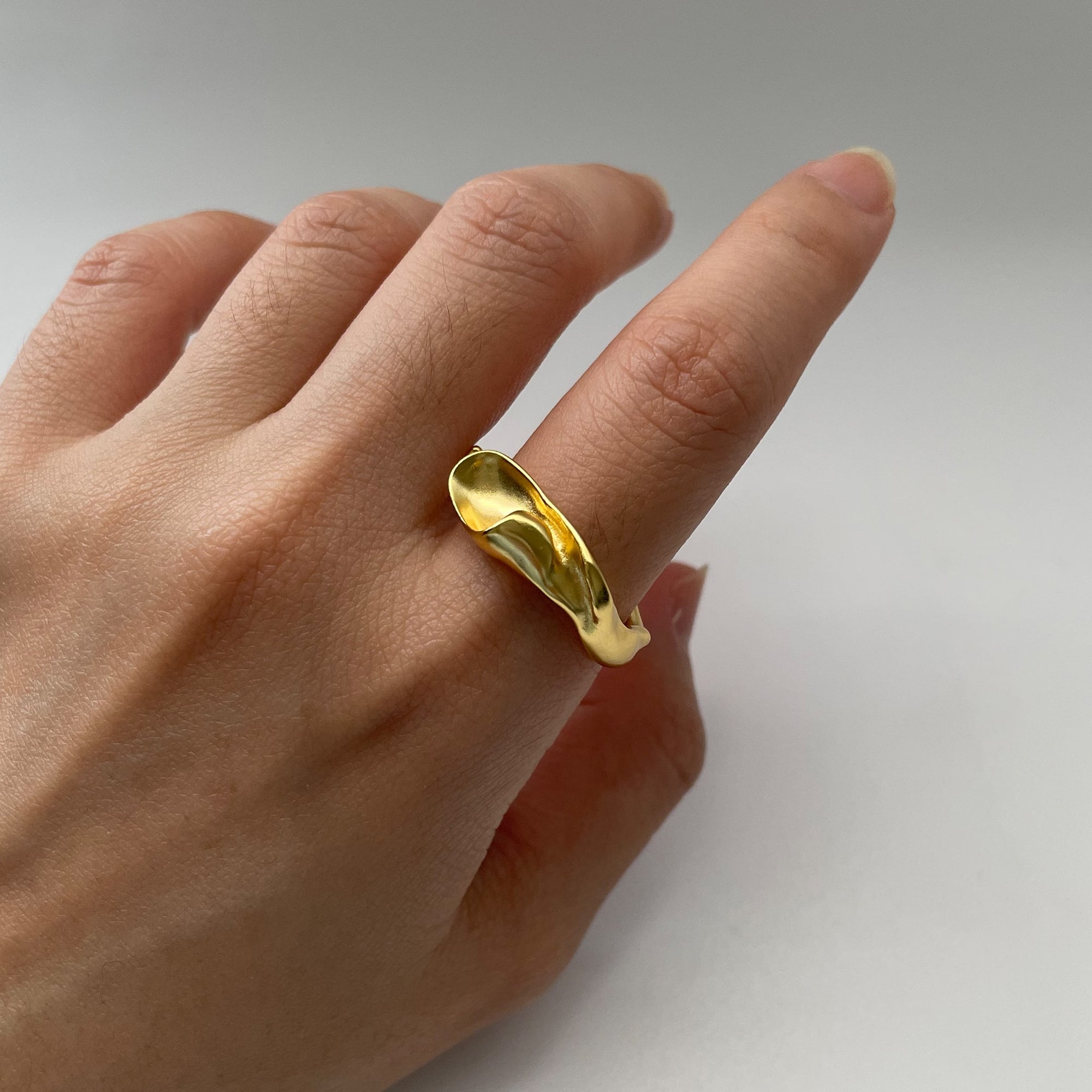 Tube Gold Ring