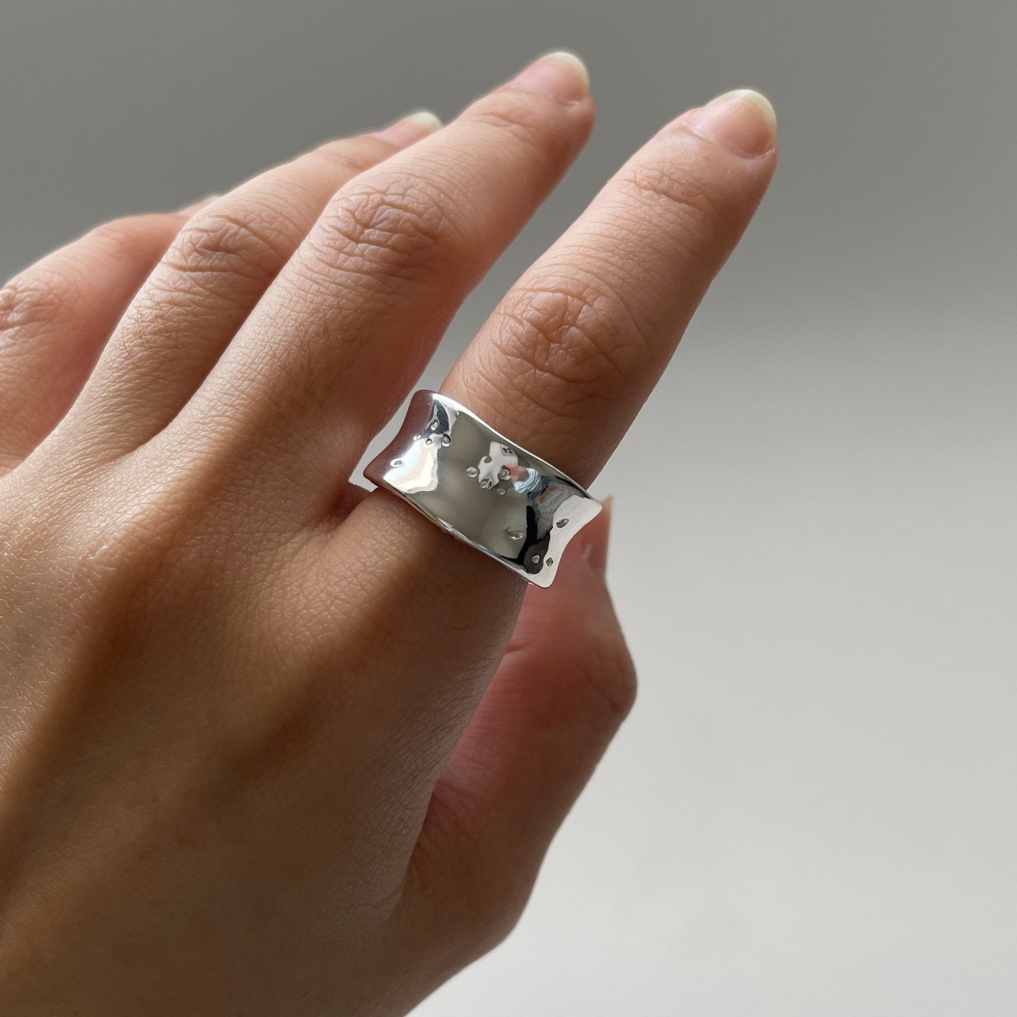 Geometric Band Ring