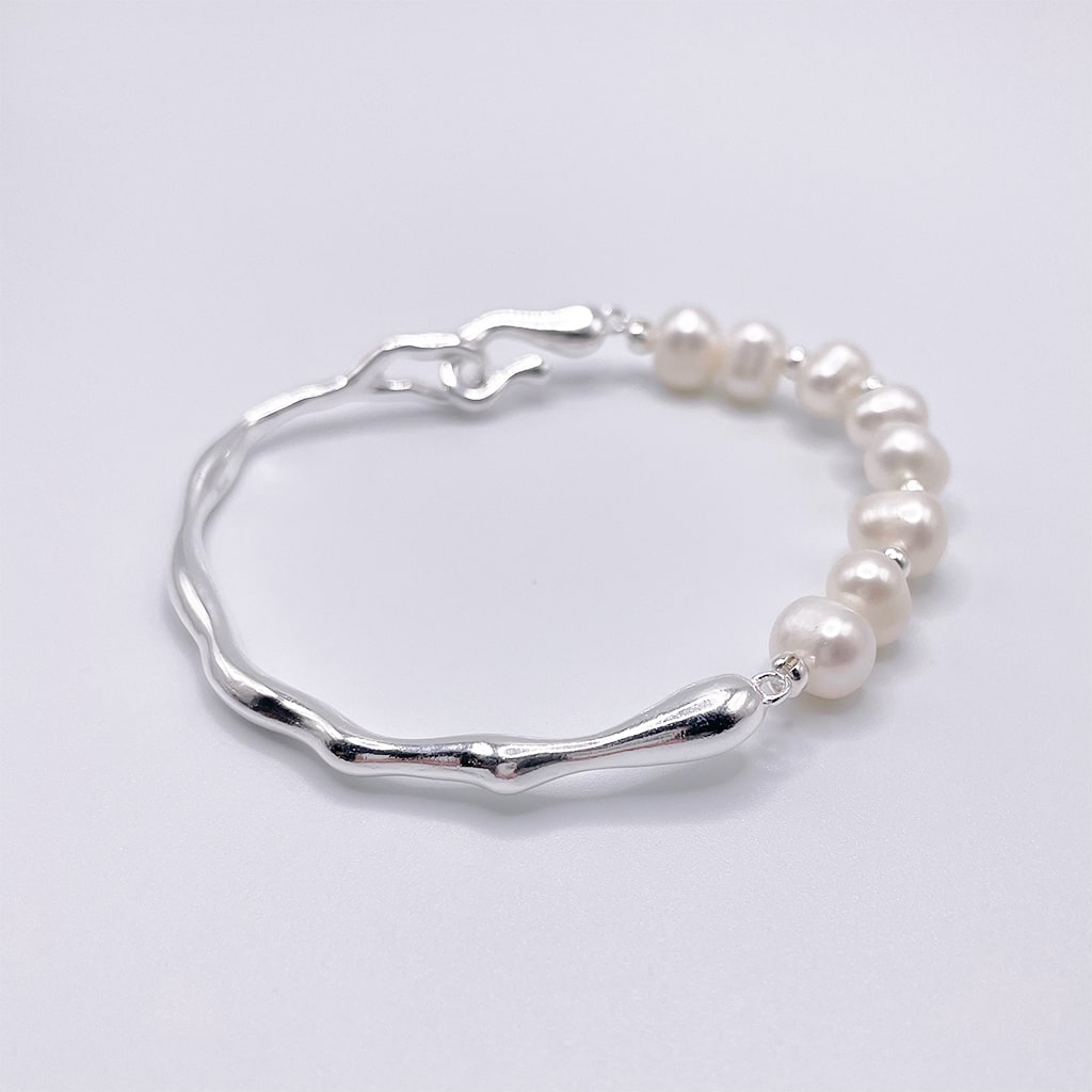 Geometric Pearl Bracelet